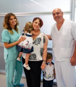 IVF-Patientin mit Baby in der Embio-Klinik