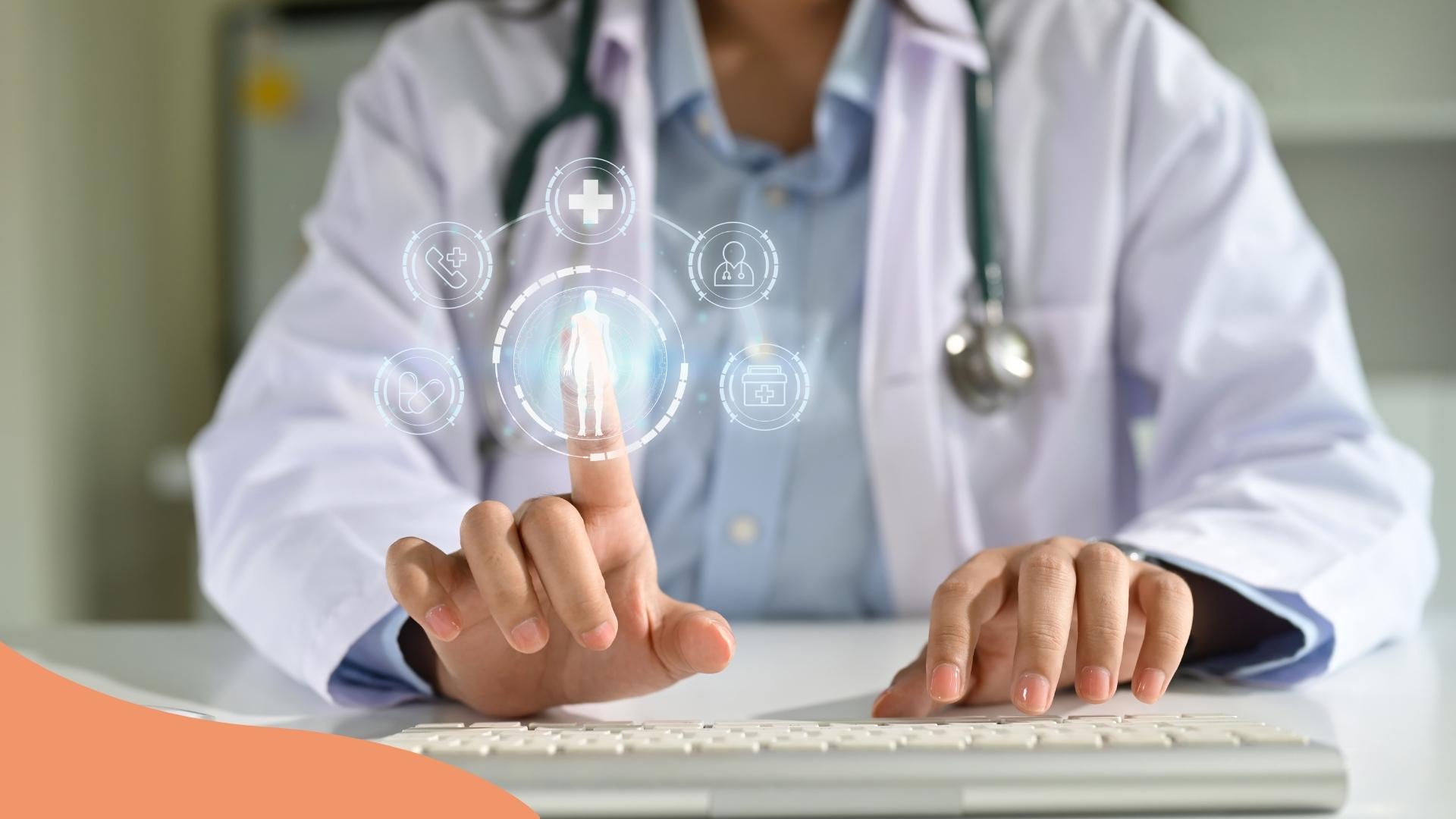 Ärztin nutzt innovative KI-Tools am Computer zur Optimierung der Behandlungserfolge in der assistierten Reproduktion.